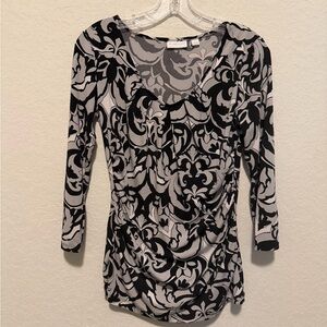 New York & Company Black and White Long Sleeve Scoop Neck Top